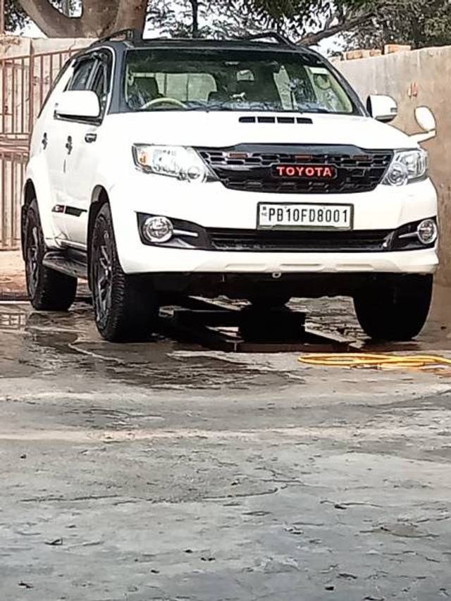 https://images10.gaadi.com/usedgaadi-sellcar/UsedCar/f5cb792ba/1f703cac-86ca-4e5d-809a-c1a1a899b02a.jpg?imwidth=6400