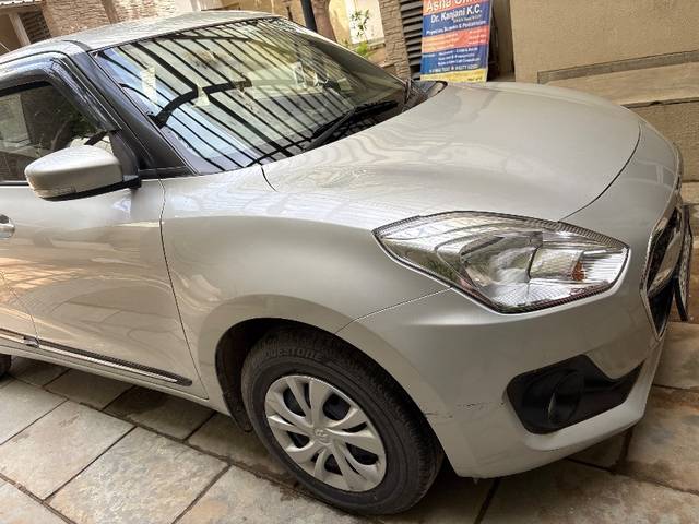 https://images10.gaadi.com/usedgaadi-sellcar/UsedCar/f5cb8123a/20d70123-1a31-40ab-8da4-398cf1e9d650.jpg?imwidth=6401