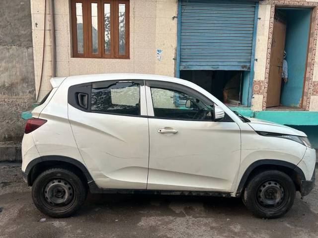 https://images10.gaadi.com/usedgaadi-sellcar/UsedCar/f5cb8982a/29983e5e-8924-4e57-8531-4248c7b253c0.jpg?imwidth=6401