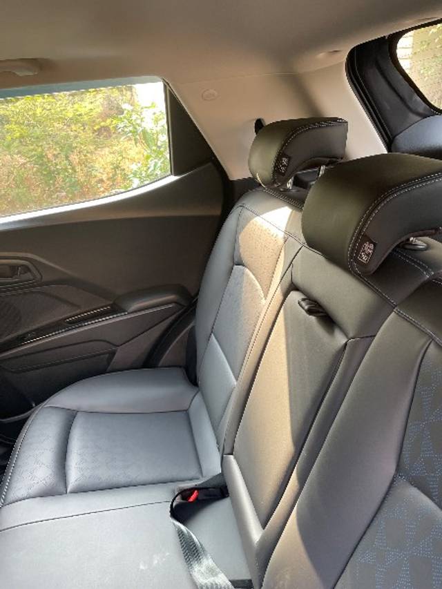 https://images10.gaadi.com/usedgaadi-sellcar/UsedCar/f5cbd3bea/58bd37e7-3f00-46d8-b6f5-9cdc7482a6db.jpeg?imwidth=6402