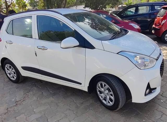 https://images10.gaadi.com/usedgaadi-sellcar/UsedCar/f5cc087ea/25e8fcac-df64-43ba-a3f6-1a26ff25b741.jpg?imwidth=6400