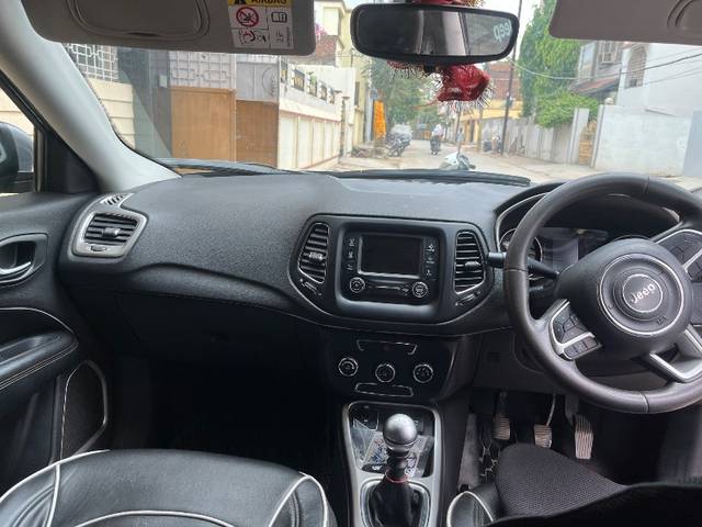 https://images10.gaadi.com/usedgaadi-sellcar/UsedCar/f5cc3707a/b3fbdf10-70a3-4d85-9e01-f062c50d3882.jpeg?imwidth=6402