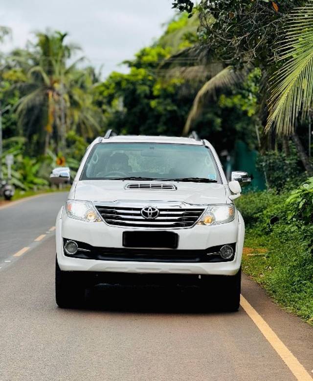 https://images10.gaadi.com/usedgaadi-sellcar/UsedCar/f5cc47bca/4b368b78-1886-4b19-ad2a-f54152fb136c.jpeg?imwidth=6402