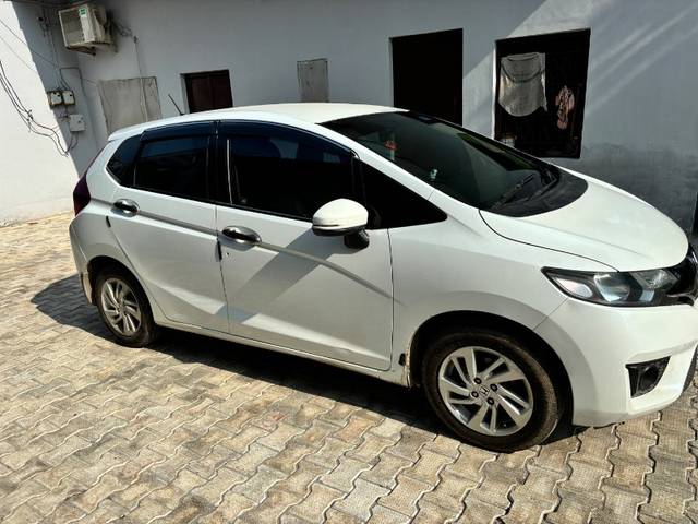 https://images10.gaadi.com/usedgaadi-sellcar/UsedCar/f5cc5c8ca/27fbc850-7406-4259-8cdc-8fa2700d09f4.jpeg?imwidth=6400