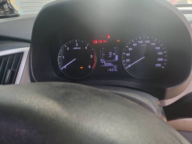 https://images10.gaadi.com/usedgaadi-sellcar/UsedCar/f5cc66e9a/8ceedef2-01b5-4238-a024-0d45c0e6356a.jpg?imwidth=6402