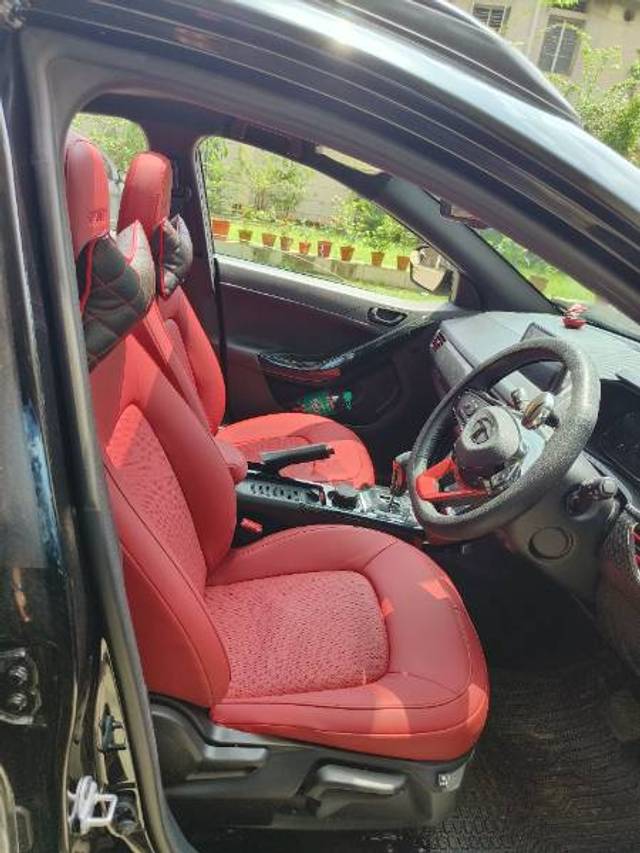 https://images10.gaadi.com/usedgaadi-sellcar/UsedCar/f5cca4e2a/cde02511-310b-44e4-9ed2-75ef38a987c9.jpg?imwidth=6402