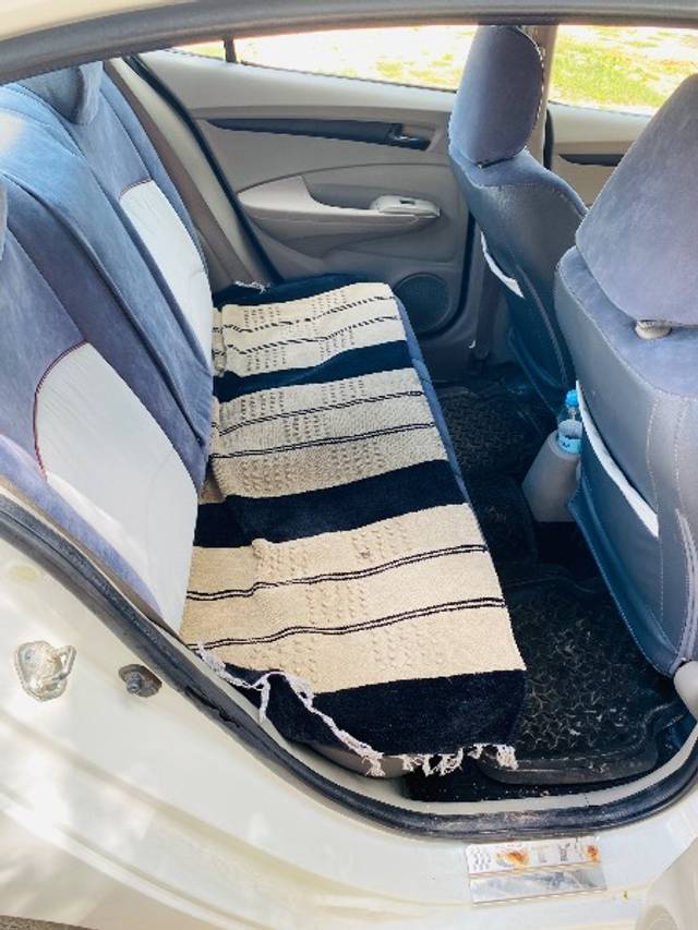 https://images10.gaadi.com/usedgaadi-sellcar/UsedCar/f5ccc9b5a/52dc0fbf-c599-4576-affb-12b1b72786eb.jpeg?imwidth=6402