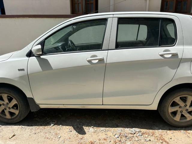 https://images10.gaadi.com/usedgaadi-sellcar/UsedCar/f5cce25ea/766267a2-3218-4fc7-bd6c-a2fbbe108249.jpeg?imwidth=6402