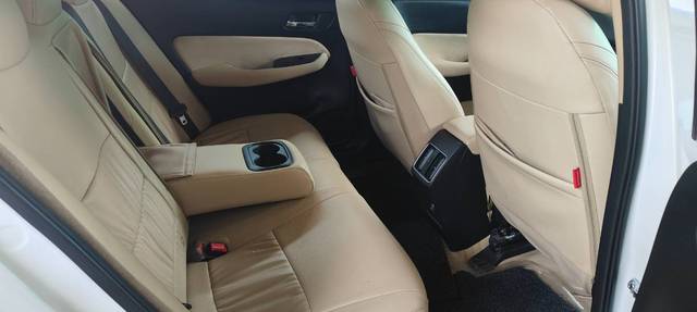 https://images10.gaadi.com/usedgaadi-sellcar/UsedCar/f5cd4509a/11db215c-372c-4f27-b131-de0e1d1378ab.jpg?imwidth=6401