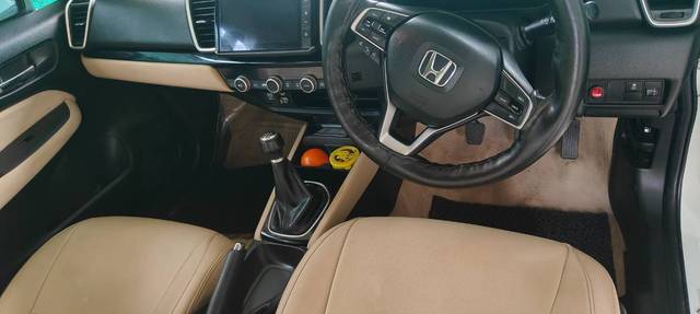https://images10.gaadi.com/usedgaadi-sellcar/UsedCar/f5cd4509a/162a549f-43de-44ed-9abc-39375c5690e3.jpg?imwidth=6400