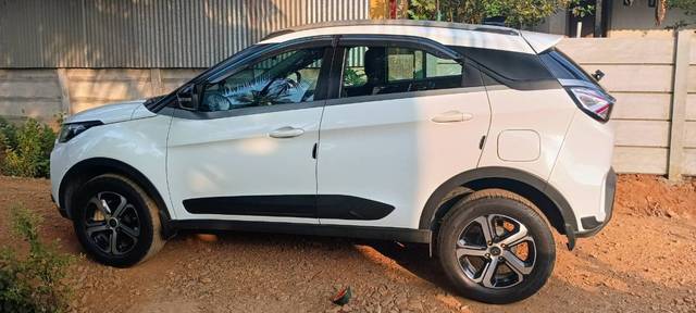https://images10.gaadi.com/usedgaadi-sellcar/UsedCar/f5cde992a/c8bb1e64-1816-4b73-9700-20b2f3985a33.jpg?imwidth=6400