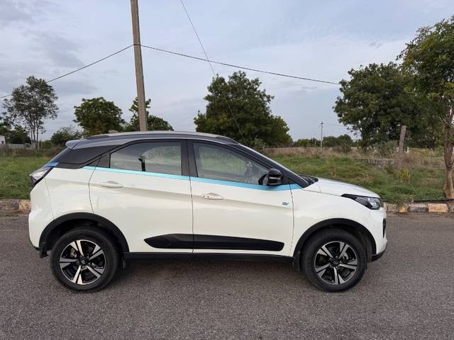 https://images10.gaadi.com/usedgaadi-sellcar/UsedCar/f5ce2eb8a/4cb97df0-9804-4e7d-a53b-9949d448fe4d.jpeg?imwidth=6401