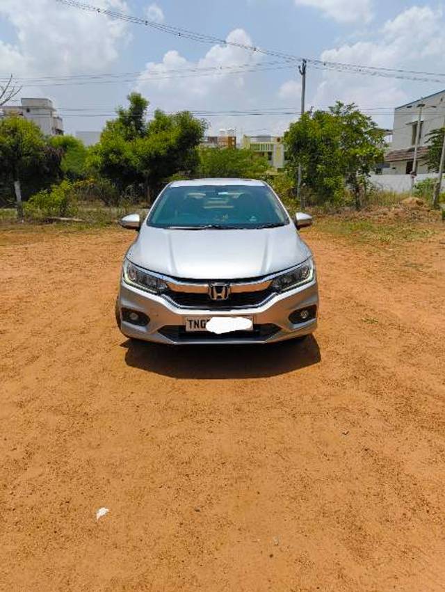 https://images10.gaadi.com/usedgaadi-sellcar/UsedCar/f5ce4b9ba/0c9361f7-a547-4228-8009-5a66cbcba1a4.jpg?imwidth=6400