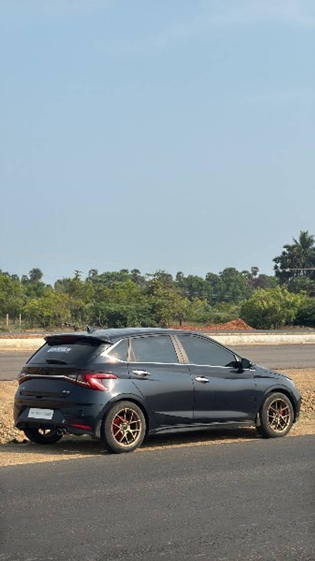 https://images10.gaadi.com/usedgaadi-sellcar/UsedCar/f5cf2294a/d207d4aa-e380-4bba-bcaa-befe8396cdf7.jpeg?imwidth=6400