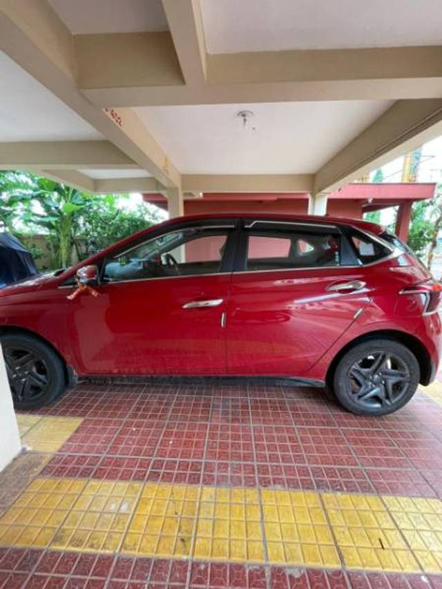 https://images10.gaadi.com/usedgaadi-sellcar/UsedCar/f5cf6005a/c3af1dcc-1313-45ba-a232-14a9631c5e09.jpg?imwidth=6402