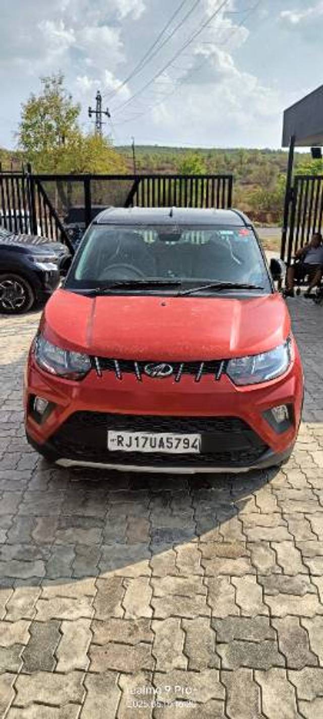 https://images10.gaadi.com/usedgaadi-sellcar/UsedCar/f5cfa5a0a/09150214-878a-4bd5-9395-a5633441005e.jpg?imwidth=6400
