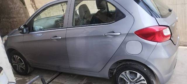 https://images10.gaadi.com/usedgaadi-sellcar/UsedCar/f5d02d4ba/81e1cea1-9ac0-4d2d-a1c6-2988ab6061f4.jpg?imwidth=6400
