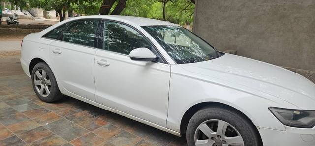 https://images10.gaadi.com/usedgaadi-sellcar/UsedCar/f5d03872a/1efd3263-ec95-4301-a629-f607d79cdfcb.jpg?imwidth=6400