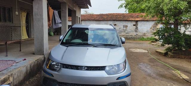 https://images10.gaadi.com/usedgaadi-sellcar/UsedCar/f5d10f07a/76709818-0f57-4953-b9a3-cf1031f8539c.jpg?imwidth=6400