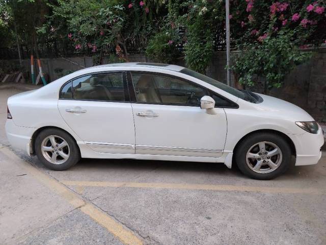 https://images10.gaadi.com/usedgaadi-sellcar/UsedCar/f5d12087a/787d4a31-1f71-4323-8829-f1c1eb682d8f.jpg?imwidth=6400