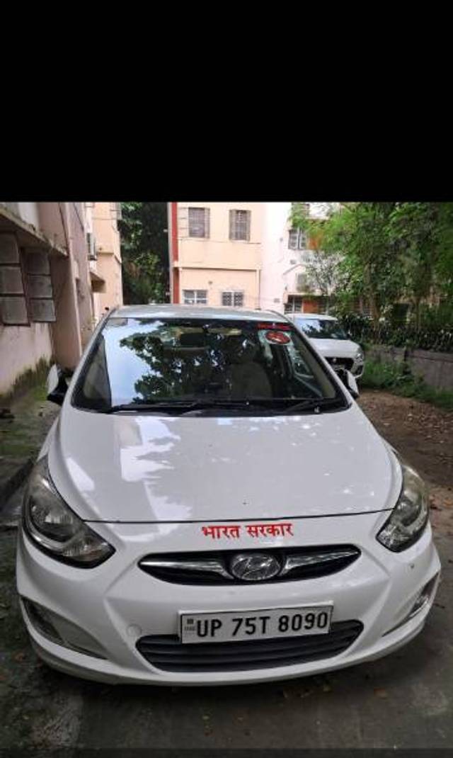 https://images10.gaadi.com/usedgaadi-sellcar/UsedCar/f5d12f6da/15af54ea-8e12-4196-91d7-500eb71b501b.jpg?imwidth=6400