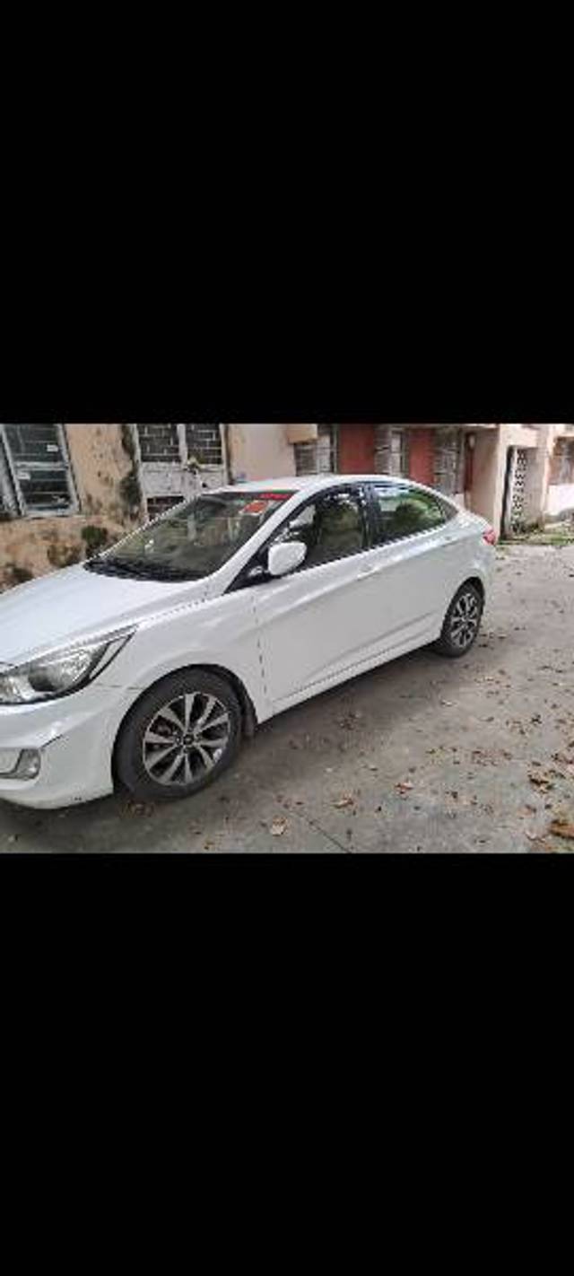 https://images10.gaadi.com/usedgaadi-sellcar/UsedCar/f5d12f6da/aa6cbd15-48bb-4834-b147-373ca412153e.jpg?imwidth=6402