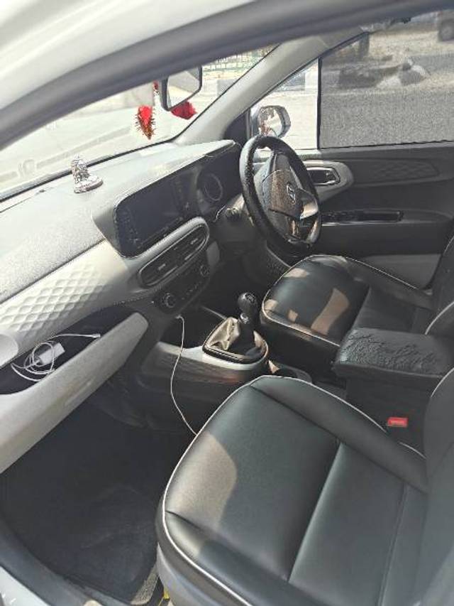 https://images10.gaadi.com/usedgaadi-sellcar/UsedCar/f5d13c05a/83bb5f7e-9307-440a-9c2e-c462a23b78c8.jpg?imwidth=6401