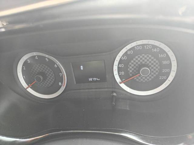 https://images10.gaadi.com/usedgaadi-sellcar/UsedCar/f5d13c05a/ef63b7af-cfa9-4837-9945-118224c1d8a0.jpg?imwidth=6402