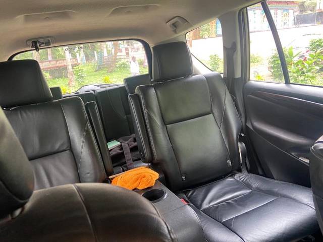 https://images10.gaadi.com/usedgaadi-sellcar/UsedCar/f5d17b5fa/cd8e6a37-a17f-43c1-86b6-5a887f97448f.jpeg?imwidth=6402