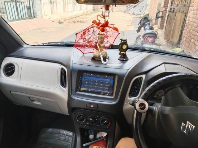 https://images10.gaadi.com/usedgaadi-sellcar/UsedCar/f5d1c7aba/64dcb472-527a-487e-a380-dc62bde2c012.jpg?imwidth=6401