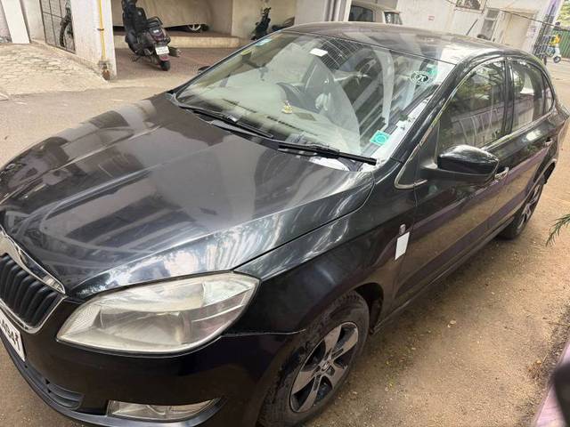 https://images10.gaadi.com/usedgaadi-sellcar/UsedCar/f5d1dc5da/25d60cfe-544f-4763-8f33-8cb2574a6c39.jpeg?imwidth=6402