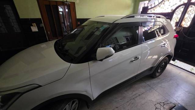 https://images10.gaadi.com/usedgaadi-sellcar/UsedCar/f5d1e390a/f696fbf0-f182-48c6-aaed-c0f82e7a6fdb.jpg?imwidth=6401
