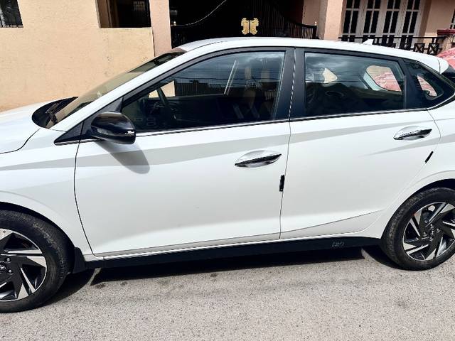 https://images10.gaadi.com/usedgaadi-sellcar/UsedCar/f5d1f5bda/58b4431c-1e2b-4c82-84d7-76a9f3798376.jpeg?imwidth=6401