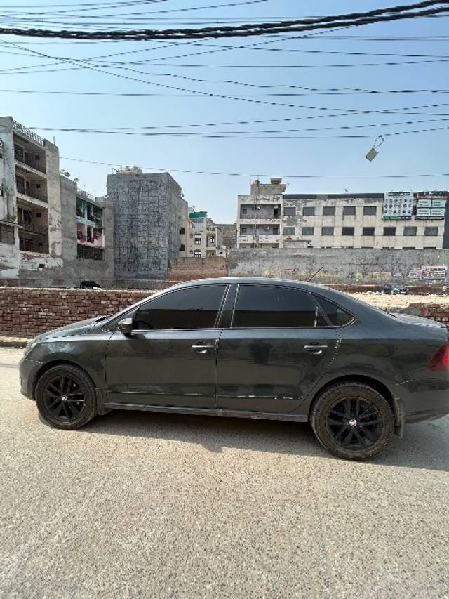 https://images10.gaadi.com/usedgaadi-sellcar/UsedCar/f5d1fca4a/855f5080-2038-4a33-9b5f-749c6cae5f7e.jpeg?imwidth=6402