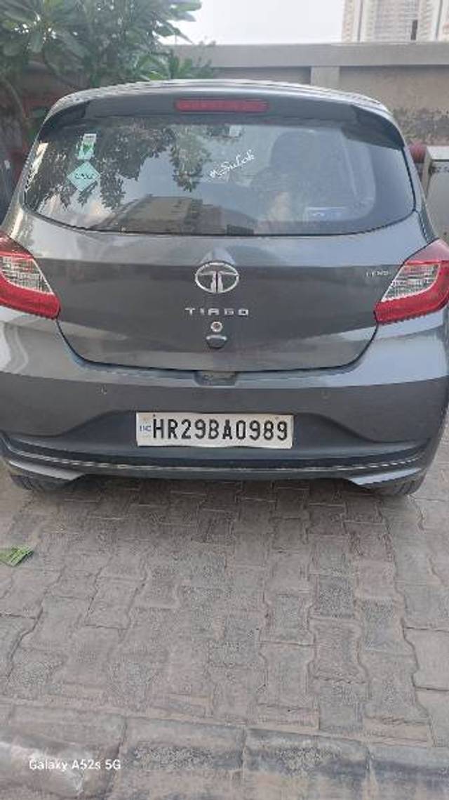 https://images10.gaadi.com/usedgaadi-sellcar/UsedCar/f5d26732a/3c16cfb8-5fe2-41ff-a0a5-102f5db004ac.jpg?imwidth=6401