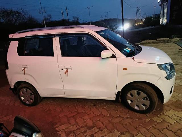 https://images10.gaadi.com/usedgaadi-sellcar/UsedCar/f5d27038a/dbb6dd33-3314-4689-b24f-2172bdd78818.jpg?imwidth=6401