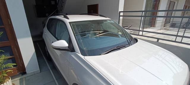 https://images10.gaadi.com/usedgaadi-sellcar/UsedCar/f5d2bfb7a/01d52ff2-31ae-4e7e-93fe-a6e375d916a6.jpg?imwidth=6402