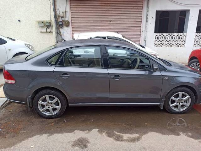 https://images10.gaadi.com/usedgaadi-sellcar/UsedCar/f5d2ec9ca/1fe5b9a4-c335-4b4c-966a-615fe50b8817.jpg?imwidth=6400