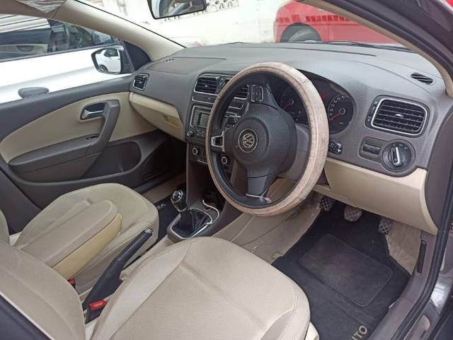 https://images10.gaadi.com/usedgaadi-sellcar/UsedCar/f5d2ec9ca/f482f042-f49f-4406-9b48-0adbfd3c072d.jpg?imwidth=6402