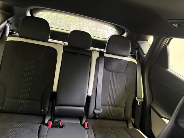 https://images10.gaadi.com/usedgaadi-sellcar/UsedCar/f5d2fa54a/19a0de38-b5b8-43a7-a68f-8dfde70f027c.jpeg?imwidth=6402