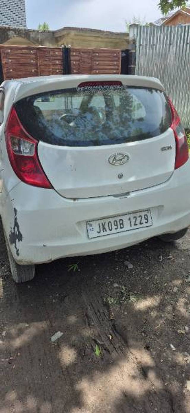 https://images10.gaadi.com/usedgaadi-sellcar/UsedCar/f5d3218aa/9a25cf9c-e9fd-4c9d-a318-01c912f257d7.jpg?imwidth=6401