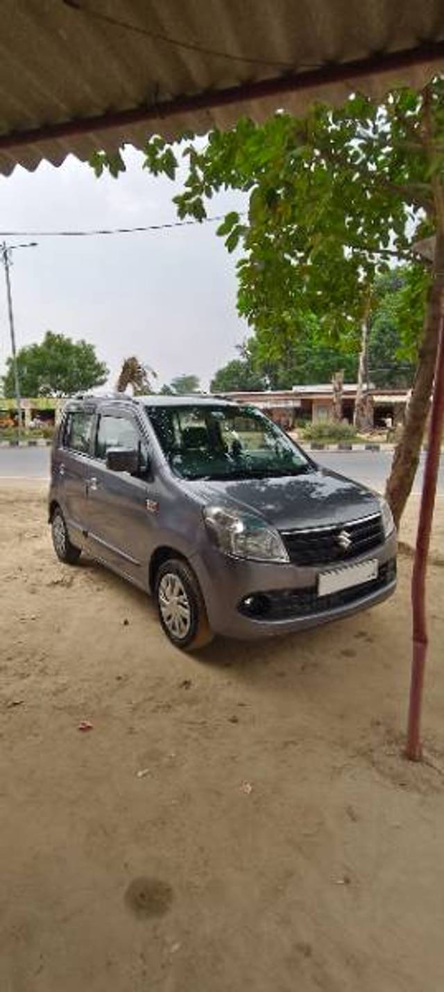 https://images10.gaadi.com/usedgaadi-sellcar/UsedCar/f5d38961a/4c88b2ac-6be6-406b-9955-b4b94975b479.jpg?imwidth=6400