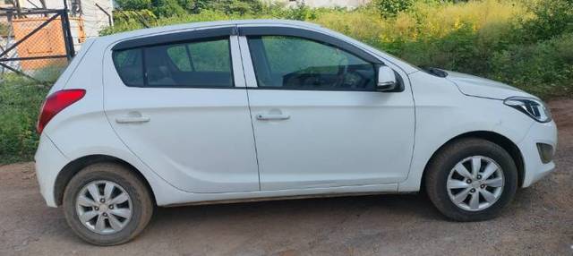 https://images10.gaadi.com/usedgaadi-sellcar/UsedCar/f5d39148a/2fd278fa-d4d4-4ccb-bad8-757144e6bb8e.jpg?imwidth=6401