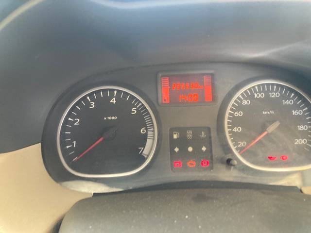 https://images10.gaadi.com/usedgaadi-sellcar/UsedCar/f5d397daa/f3b1b92d-92e8-4ff4-a130-bab28805024b.jpeg?imwidth=6402