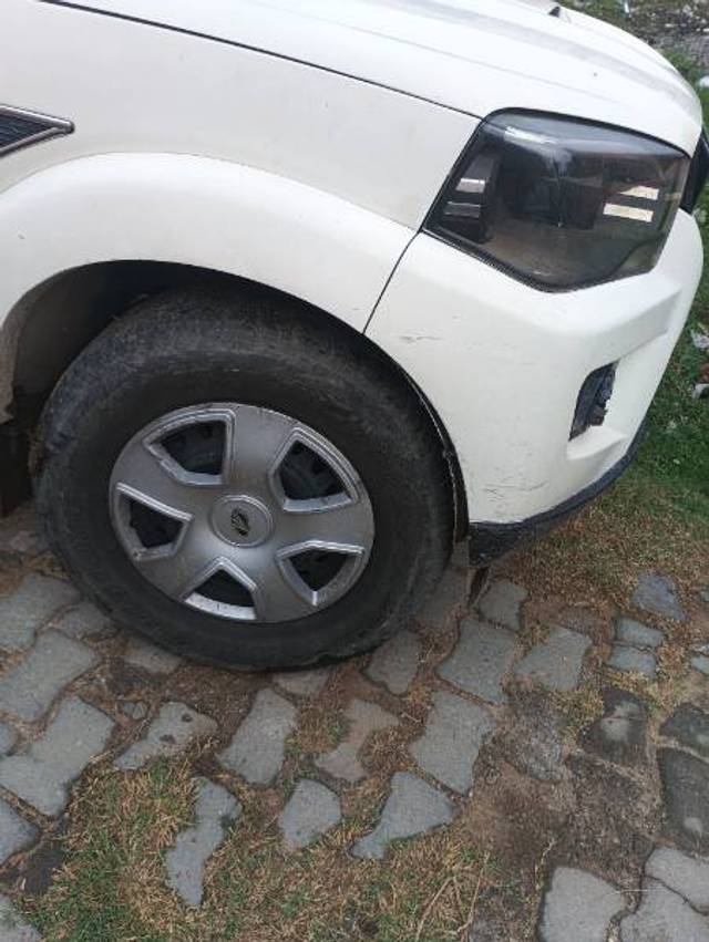https://images10.gaadi.com/usedgaadi-sellcar/UsedCar/f5d3a03ba/22c44960-37a3-49a7-896e-036b62f68b29.jpg?imwidth=6401