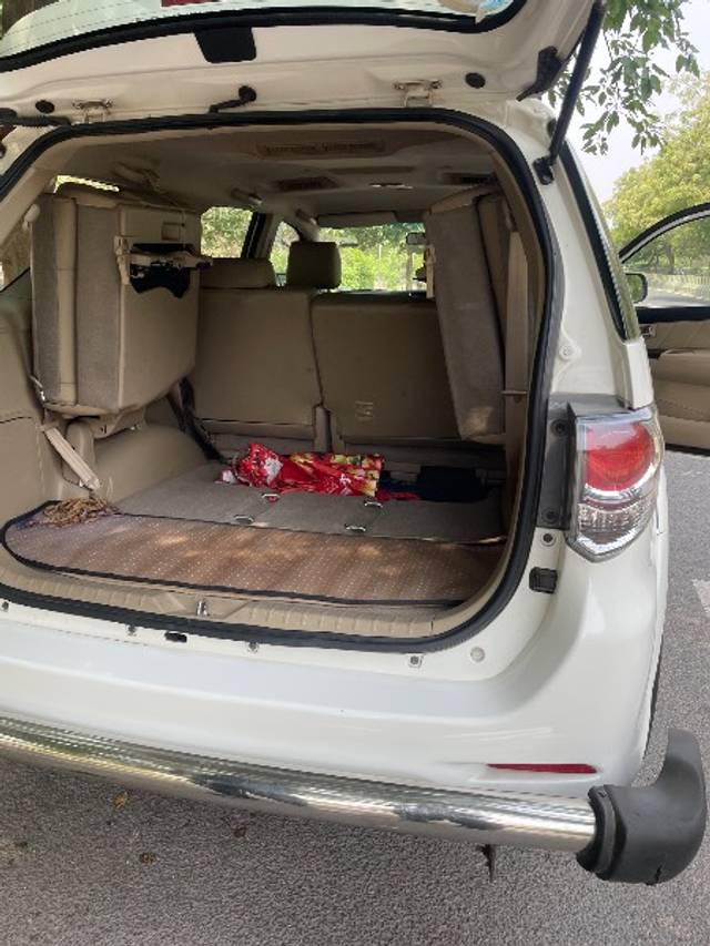 https://images10.gaadi.com/usedgaadi-sellcar/UsedCar/f5d3fb77a/d44b7312-1d71-4acf-8a98-4fe8c61a7414.jpeg?imwidth=6402