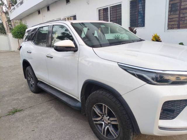 https://images10.gaadi.com/usedgaadi-sellcar/UsedCar/f5d3fb95a/fbee93ee-750c-4333-a22a-046ad8017a61.jpg?imwidth=6400
