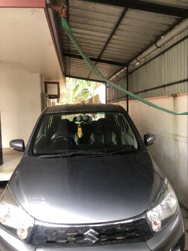 https://images10.gaadi.com/usedgaadi-sellcar/UsedCar/f5d44a02a/97f8b348-acab-4e01-8418-5d7c34feb203.jpeg?imwidth=6402