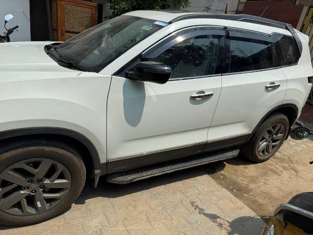 https://images10.gaadi.com/usedgaadi-sellcar/UsedCar/f5d47fe2a/274ae8b4-0a00-434c-9d0e-5ff6eb26bb49.jpeg?imwidth=6402