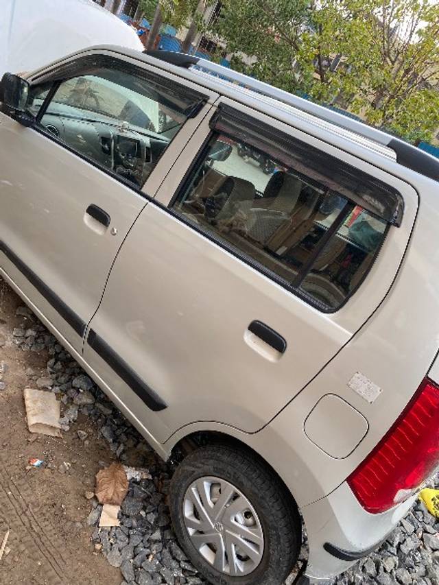 https://images10.gaadi.com/usedgaadi-sellcar/UsedCar/f5d497aaa/32ffd89a-d373-4fd3-864c-237089814a61.jpeg?imwidth=6402